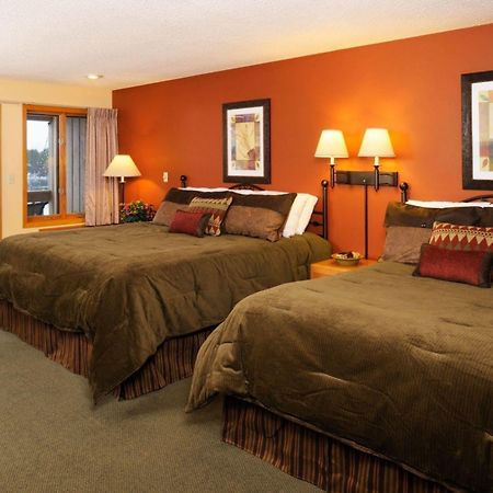 The Pointe Hotel And Suites Миноккуа Экстерьер фото